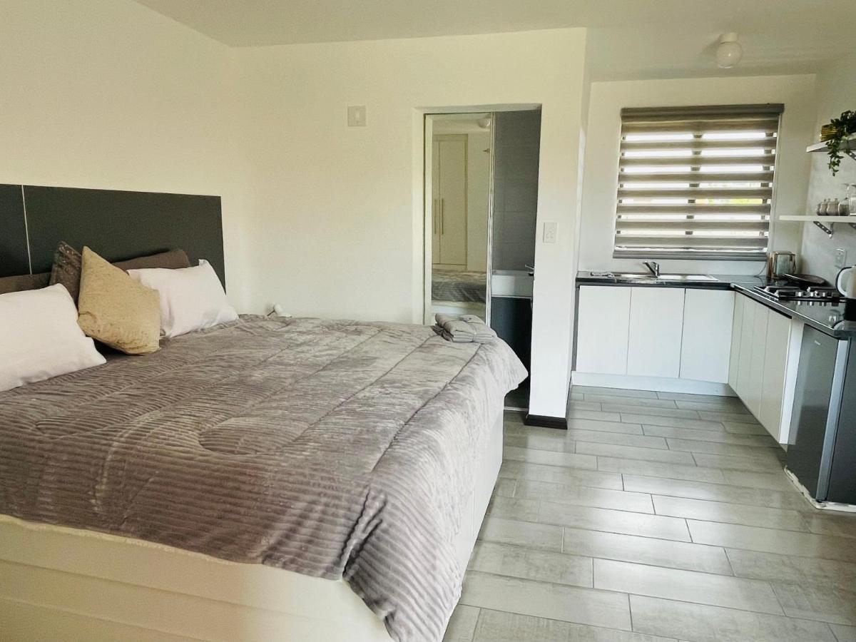 Moh Ville Guest House Масеру Екстериор снимка