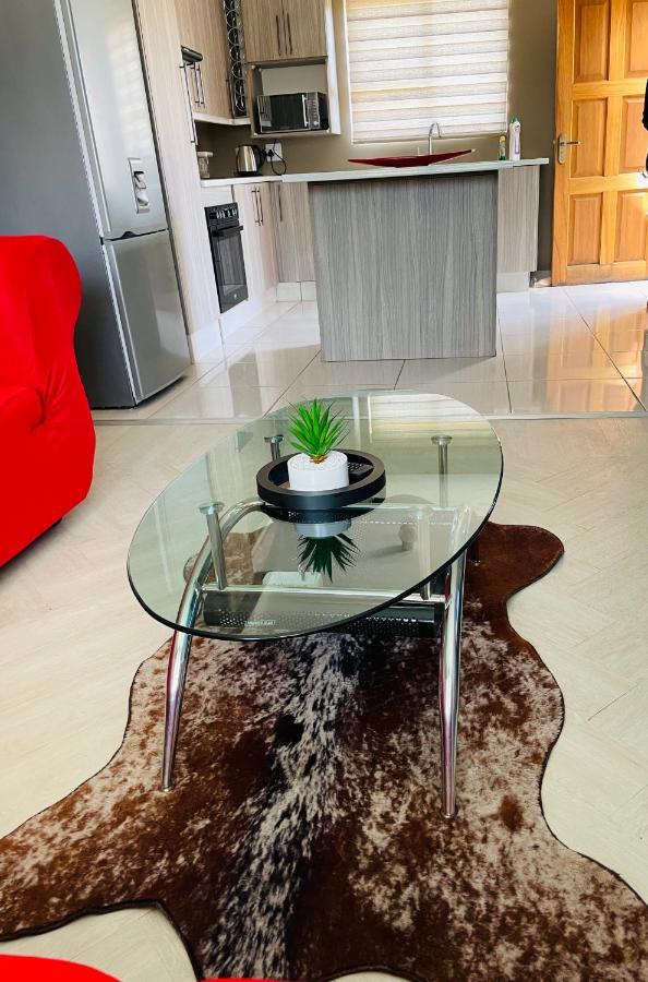 Moh Ville Guest House Масеру Екстериор снимка