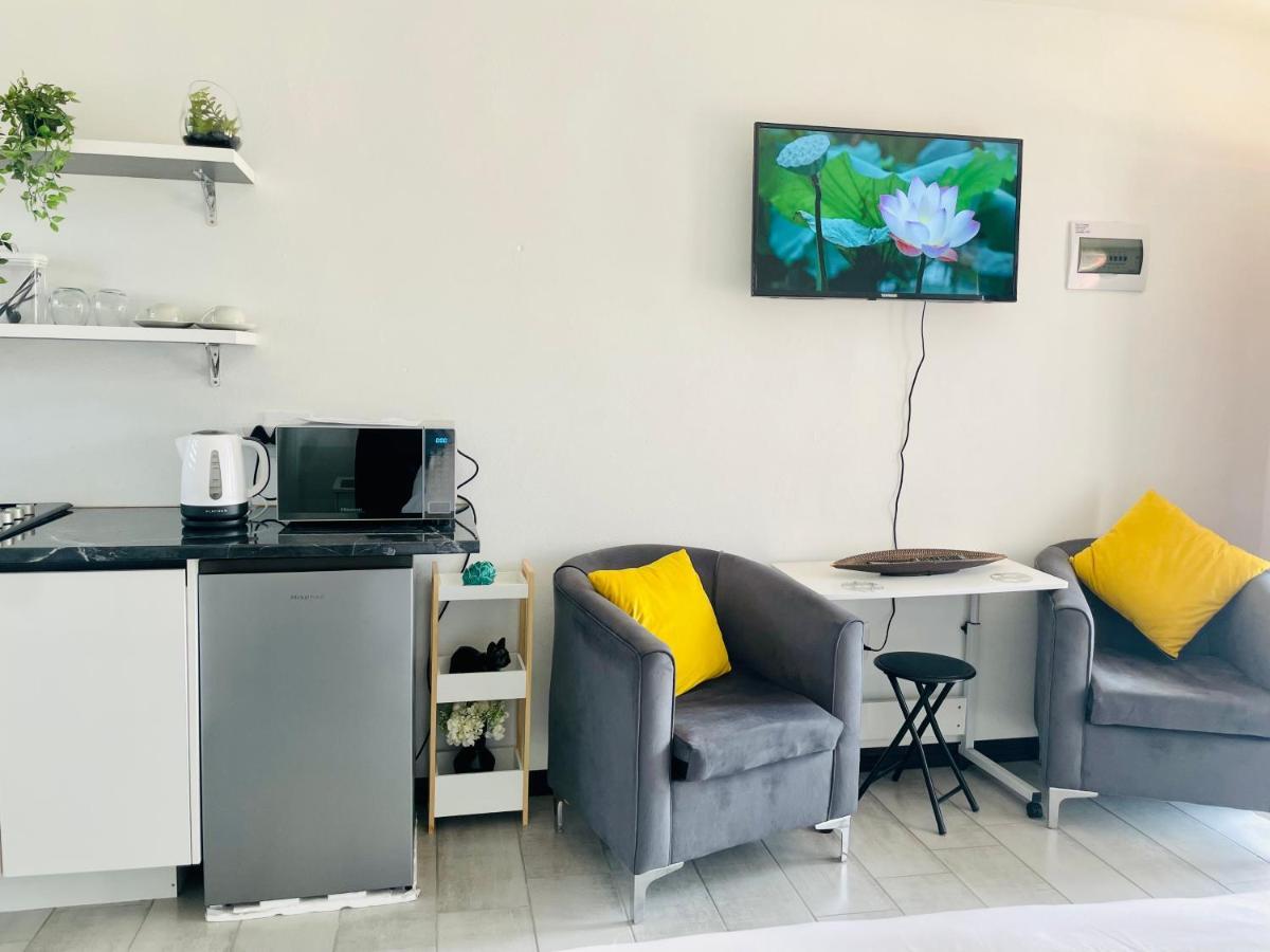 Moh Ville Guest House Масеру Екстериор снимка