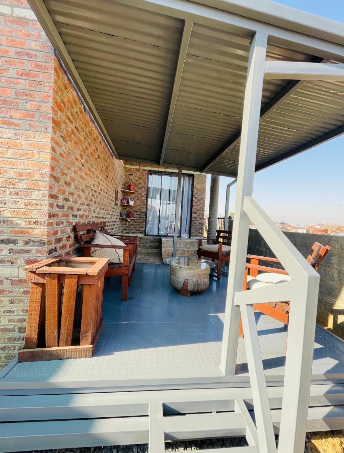 Moh Ville Guest House Масеру Екстериор снимка